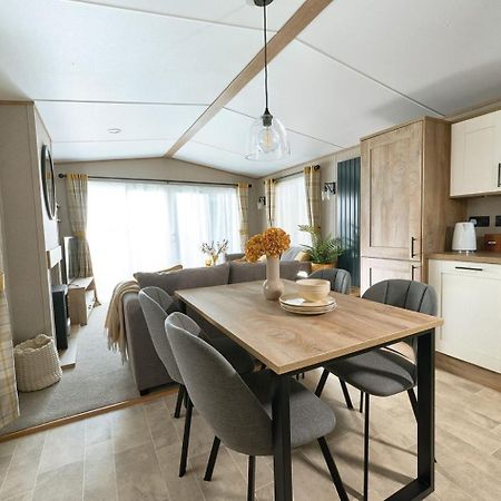 Emma'S Oasis 2-Bedroom Caravan At Durdle Door Sleeps 4 西拉尔沃思 外观 照片